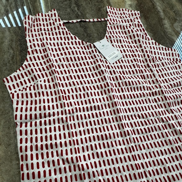 NWT- Passion Lilie- 100% Cotton White & Red Fireline Tank Top Geometric - Picture 1 of 3